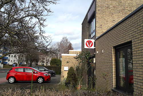 Eingang an der Hofheimer Straße